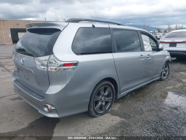 Photo 3 VIN: 5TDXZ3DC0HS888784 - TOYOTA SIENNA 