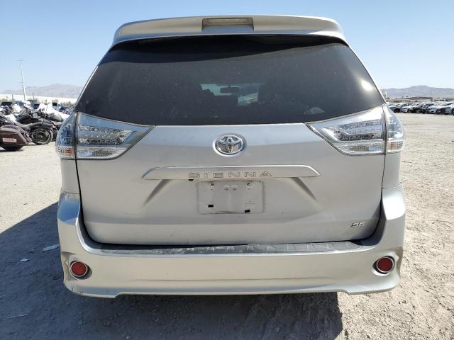 Photo 5 VIN: 5TDXZ3DC0HS892527 - TOYOTA SIENNA SE 