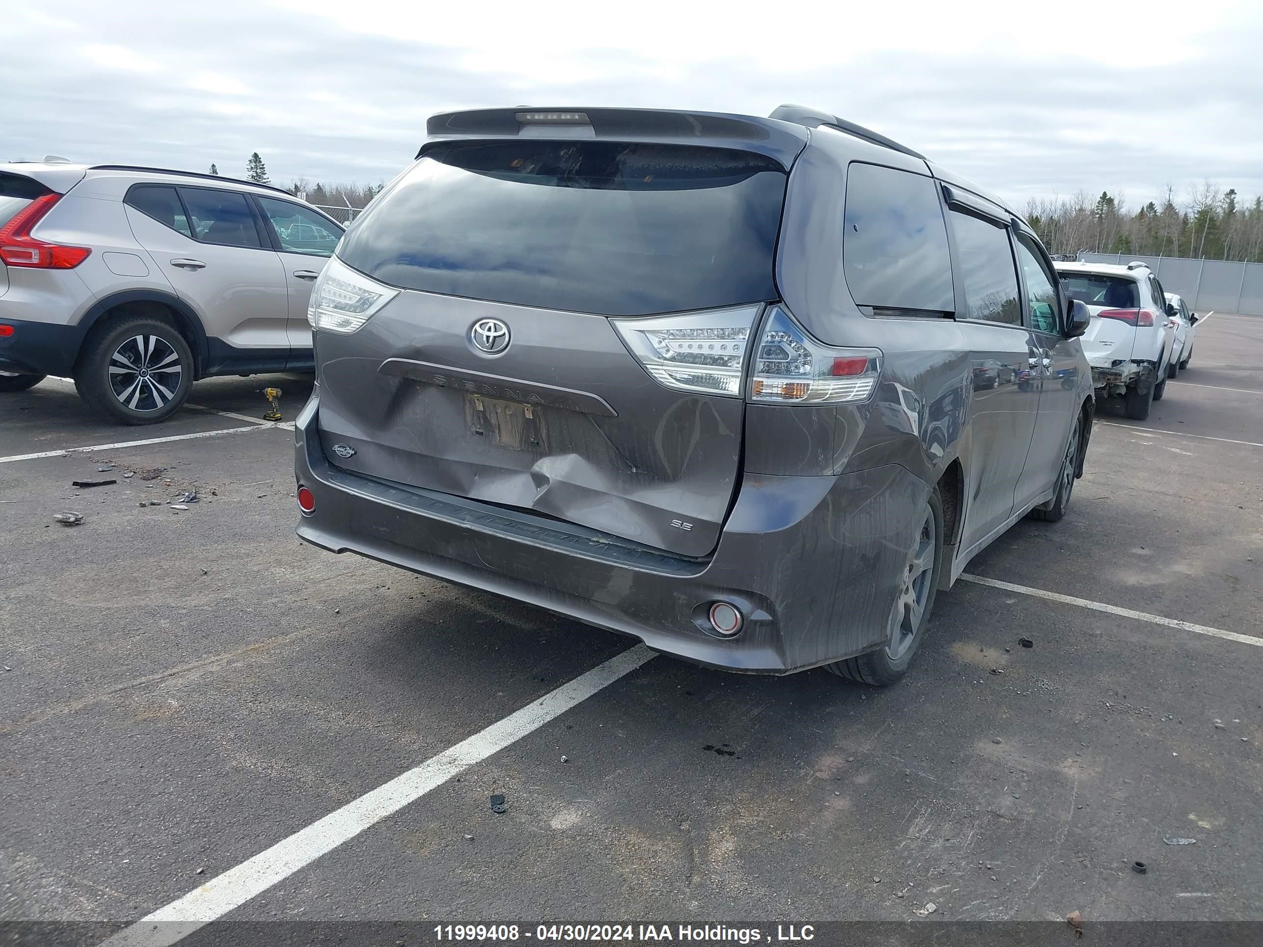 Photo 5 VIN: 5TDXZ3DC1HS777452 - TOYOTA SIENNA 