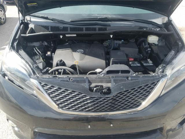 Photo 6 VIN: 5TDXZ3DC1HS793117 - TOYOTA SIENNA SE 