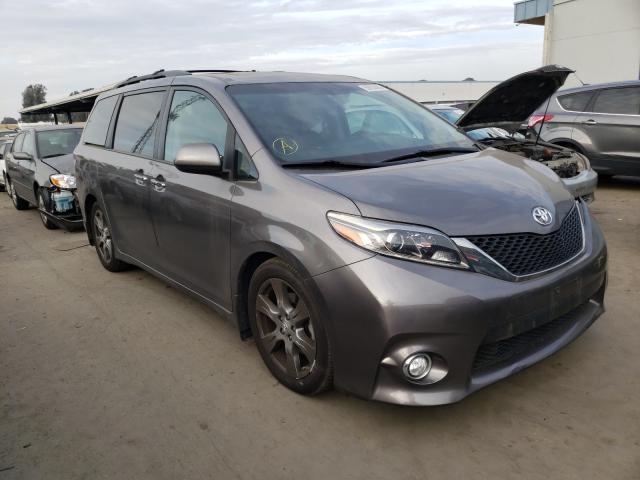 Photo 0 VIN: 5TDXZ3DC1HS797460 - TOYOTA SIENNA SE 