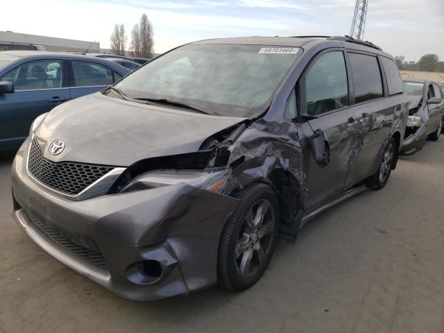 Photo 1 VIN: 5TDXZ3DC1HS797460 - TOYOTA SIENNA SE 