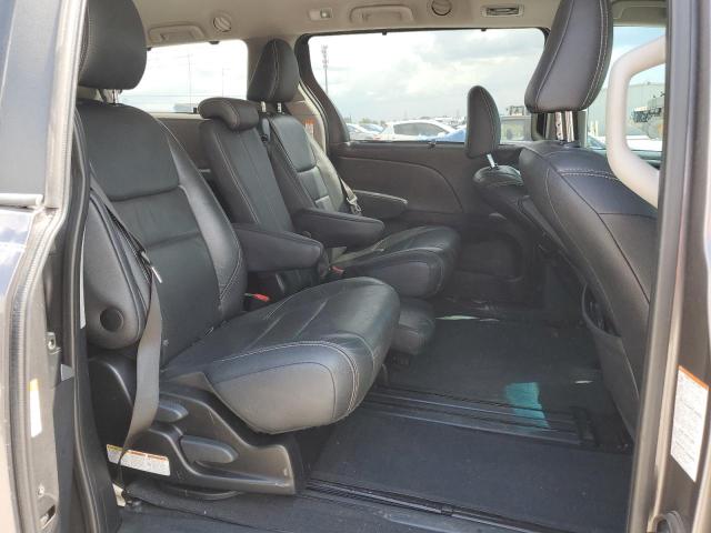 Photo 10 VIN: 5TDXZ3DC1HS802818 - TOYOTA SIENNA SE 