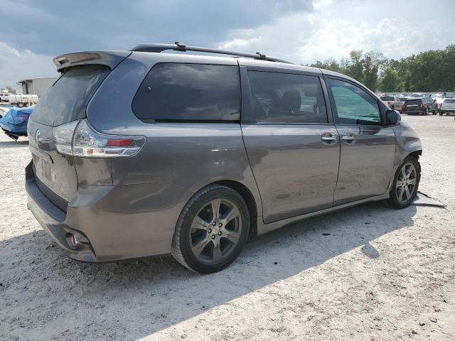 Photo 2 VIN: 5TDXZ3DC1HS802818 - TOYOTA SIENNA SE 