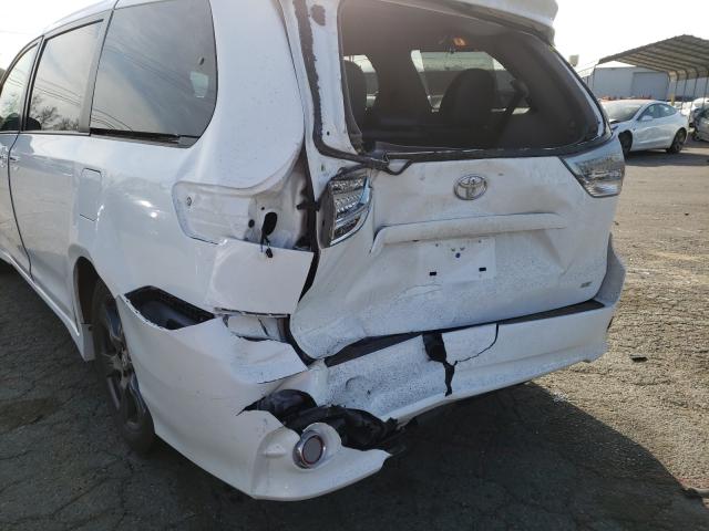 Photo 8 VIN: 5TDXZ3DC1HS829890 - TOYOTA SIENNA SE 