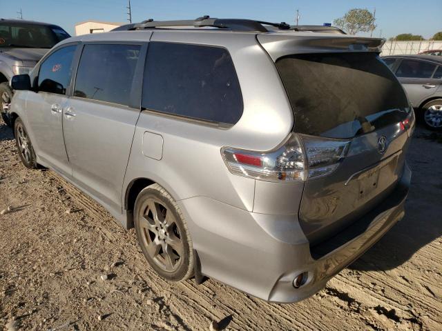 Photo 2 VIN: 5TDXZ3DC1HS839447 - TOYOTA SIENNA SE 