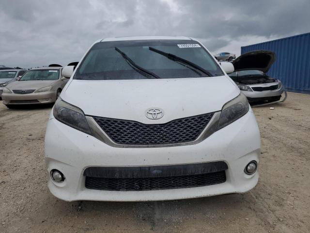 Photo 4 VIN: 5TDXZ3DC1HS861657 - TOYOTA SIENNA SE 