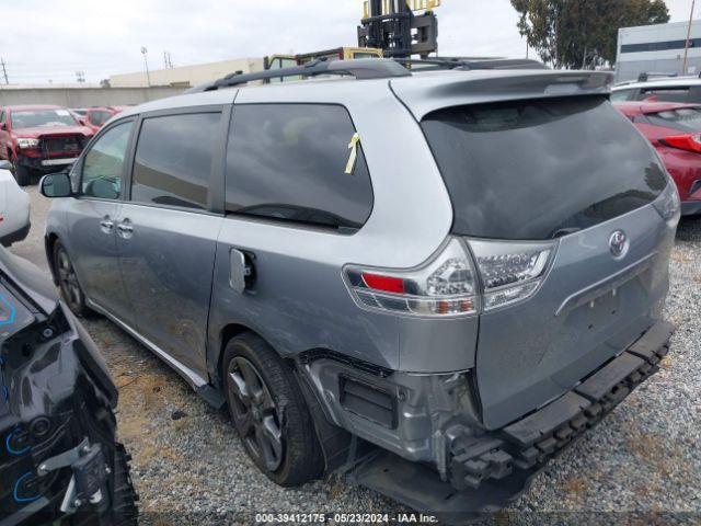 Photo 2 VIN: 5TDXZ3DC1HS862906 - TOYOTA SIENNA 