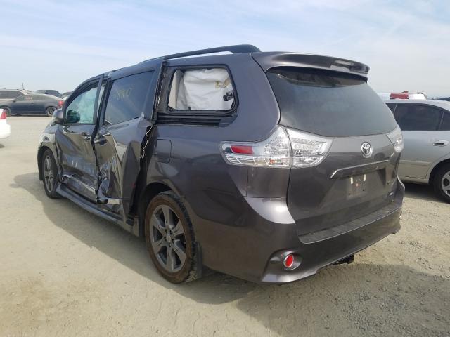 Photo 2 VIN: 5TDXZ3DC1HS865210 - TOYOTA SIENNA SE 