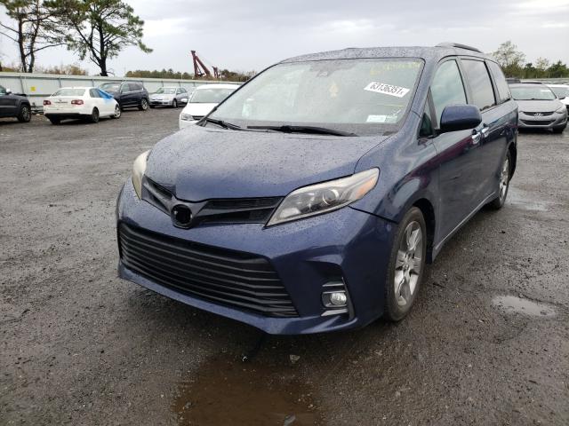 Photo 1 VIN: 5TDXZ3DC1JS917070 - TOYOTA SIENNA SE 