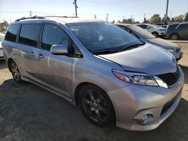 Photo 3 VIN: 5TDXZ3DC2HS798438 - TOYOTA SIENNA SE 