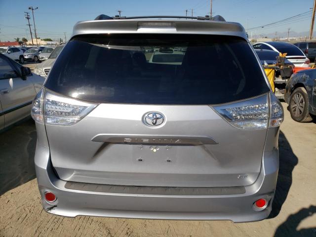 Photo 5 VIN: 5TDXZ3DC2HS798438 - TOYOTA SIENNA SE 