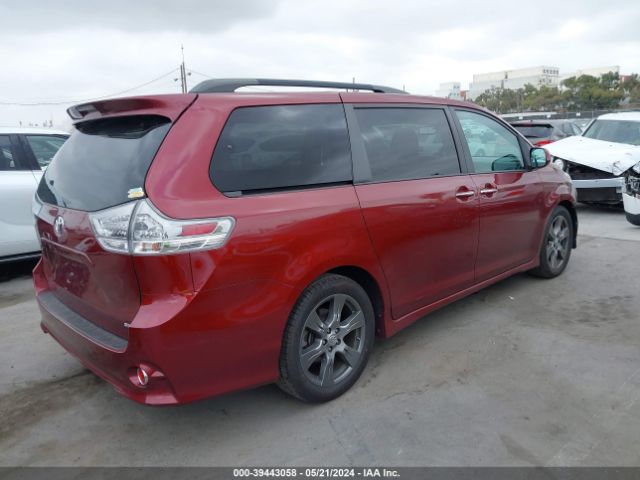 Photo 3 VIN: 5TDXZ3DC2HS830188 - TOYOTA SIENNA 