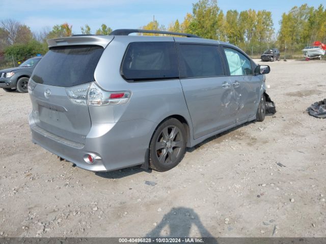 Photo 3 VIN: 5TDXZ3DC2HS843653 - TOYOTA SIENNA 