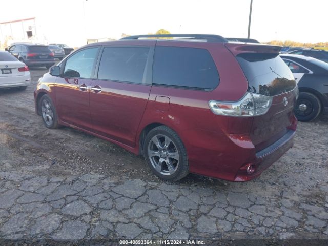 Photo 2 VIN: 5TDXZ3DC2HS852854 - TOYOTA SIENNA 