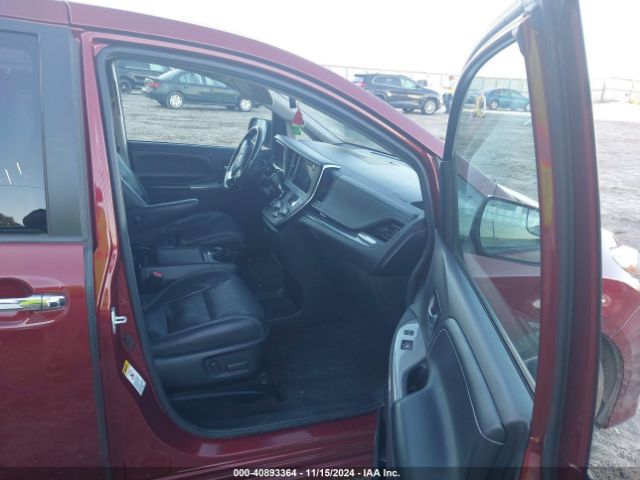 Photo 4 VIN: 5TDXZ3DC2HS852854 - TOYOTA SIENNA 