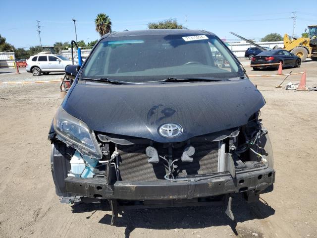 Photo 4 VIN: 5TDXZ3DC2HS857326 - TOYOTA SIENNA SE 