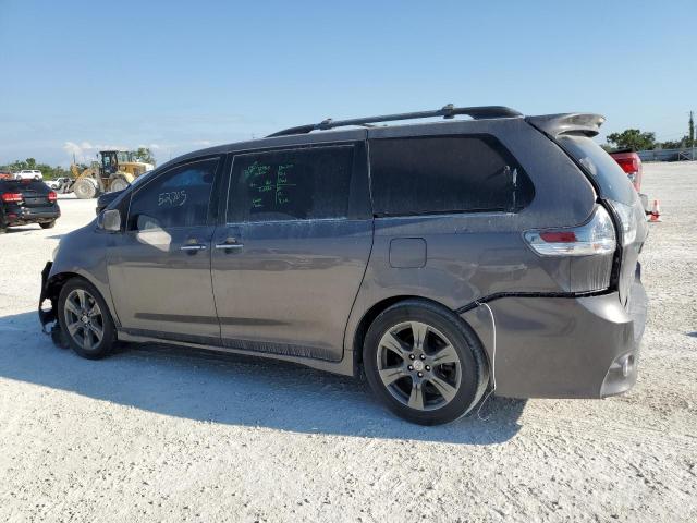 Photo 1 VIN: 5TDXZ3DC2HS862915 - TOYOTA SIENNA SE 