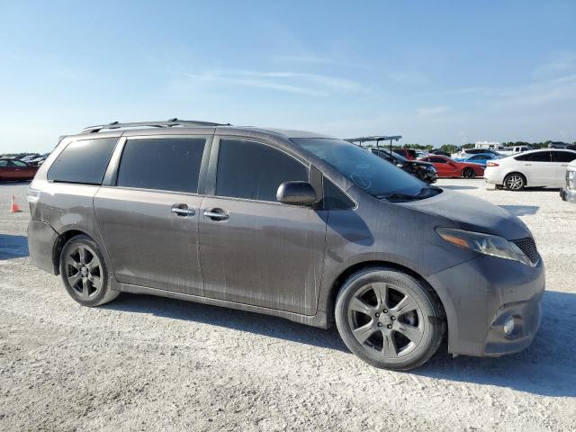 Photo 3 VIN: 5TDXZ3DC2HS862915 - TOYOTA SIENNA SE 