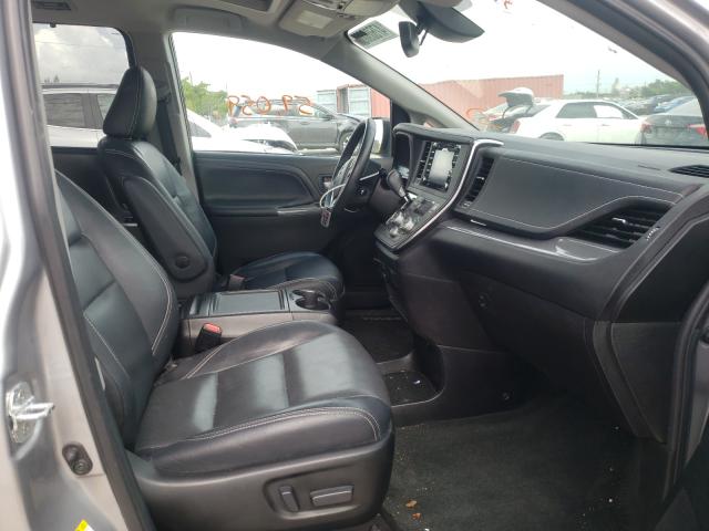 Photo 4 VIN: 5TDXZ3DC2JS904098 - TOYOTA SIENNA SE 