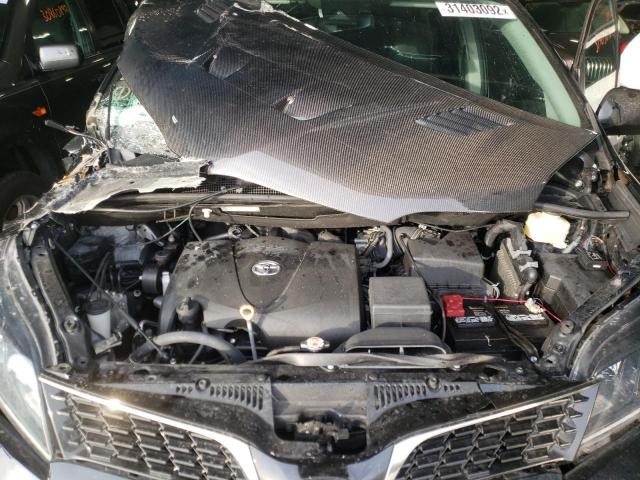 Photo 6 VIN: 5TDXZ3DC2JS938199 - TOYOTA SIENNA SE 