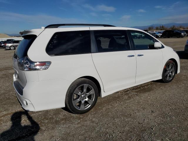 Photo 2 VIN: 5TDXZ3DC2KS985721 - TOYOTA SIENNA 