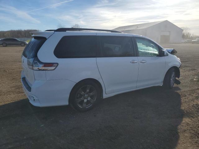 Photo 2 VIN: 5TDXZ3DC3HS780076 - TOYOTA SIENNA SE 