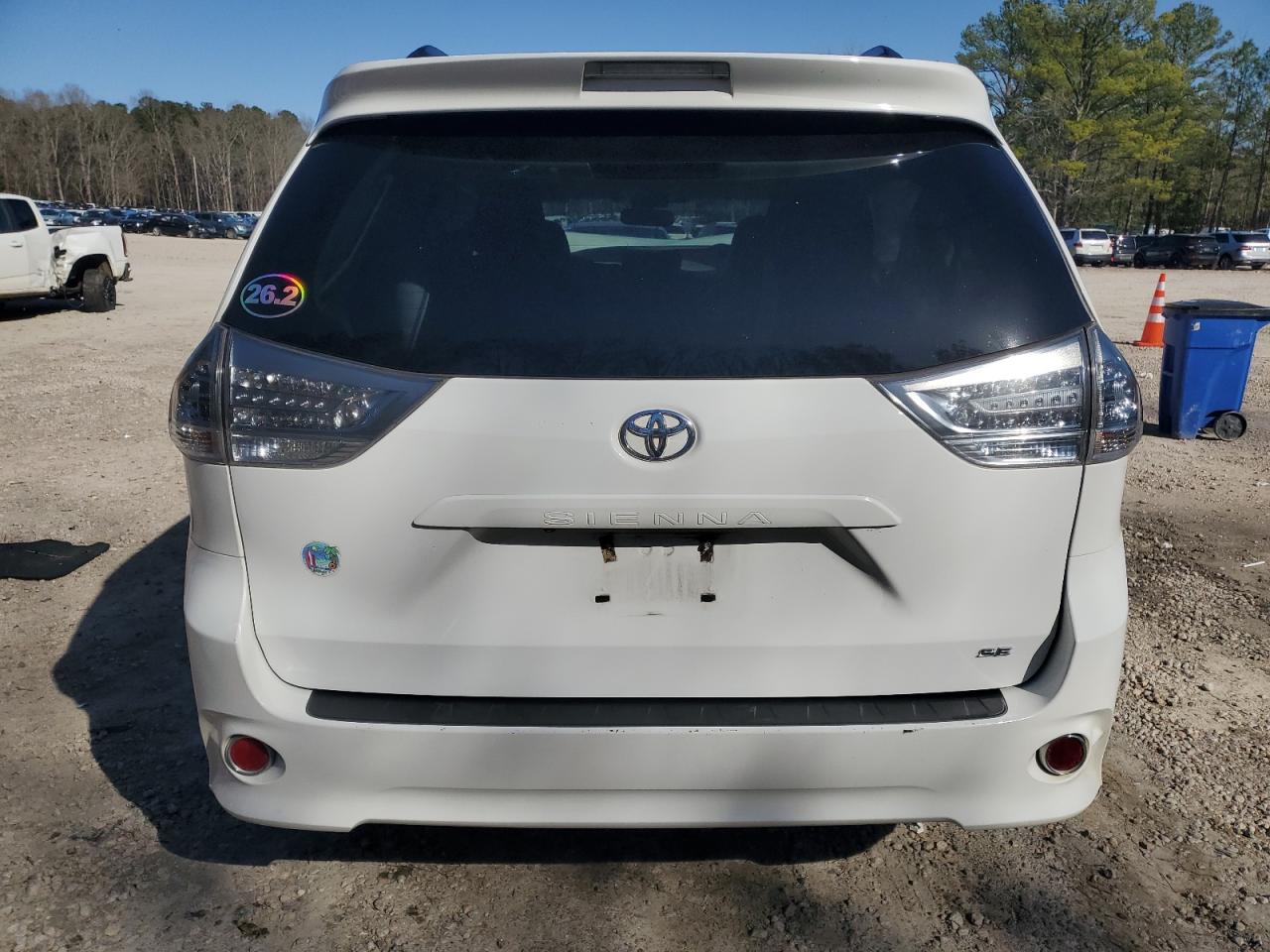 Photo 5 VIN: 5TDXZ3DC3HS796195 - TOYOTA SIENNA 