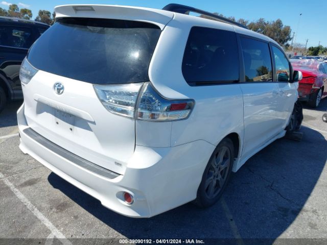 Photo 3 VIN: 5TDXZ3DC3HS808443 - TOYOTA SIENNA 