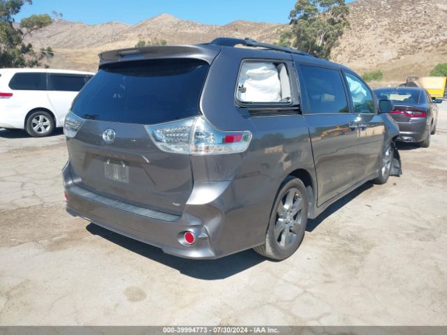 Photo 3 VIN: 5TDXZ3DC3HS810709 - TOYOTA SIENNA 