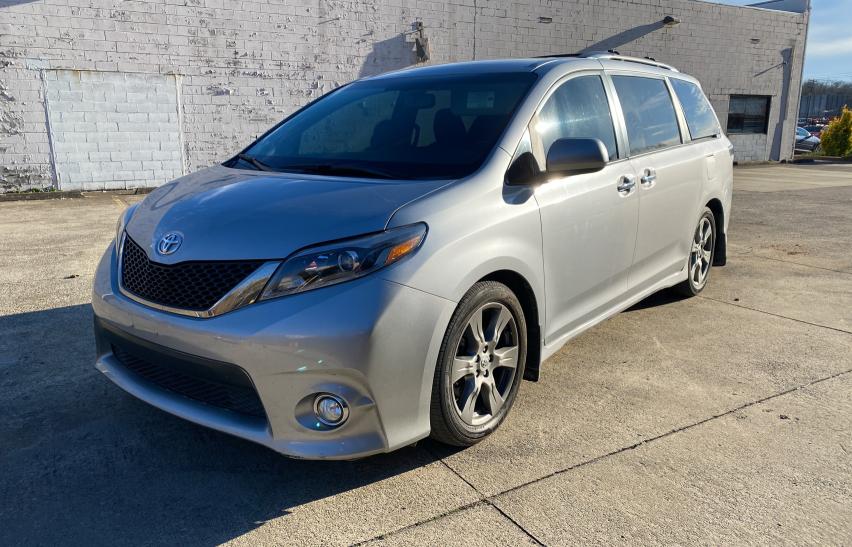 Photo 1 VIN: 5TDXZ3DC3HS816204 - TOYOTA SIENNA SE 