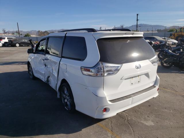 Photo 2 VIN: 5TDXZ3DC3HS825792 - TOYOTA SIENNA SE 