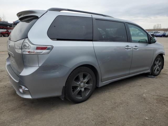 Photo 2 VIN: 5TDXZ3DC3HS839367 - TOYOTA SIENNA SE 