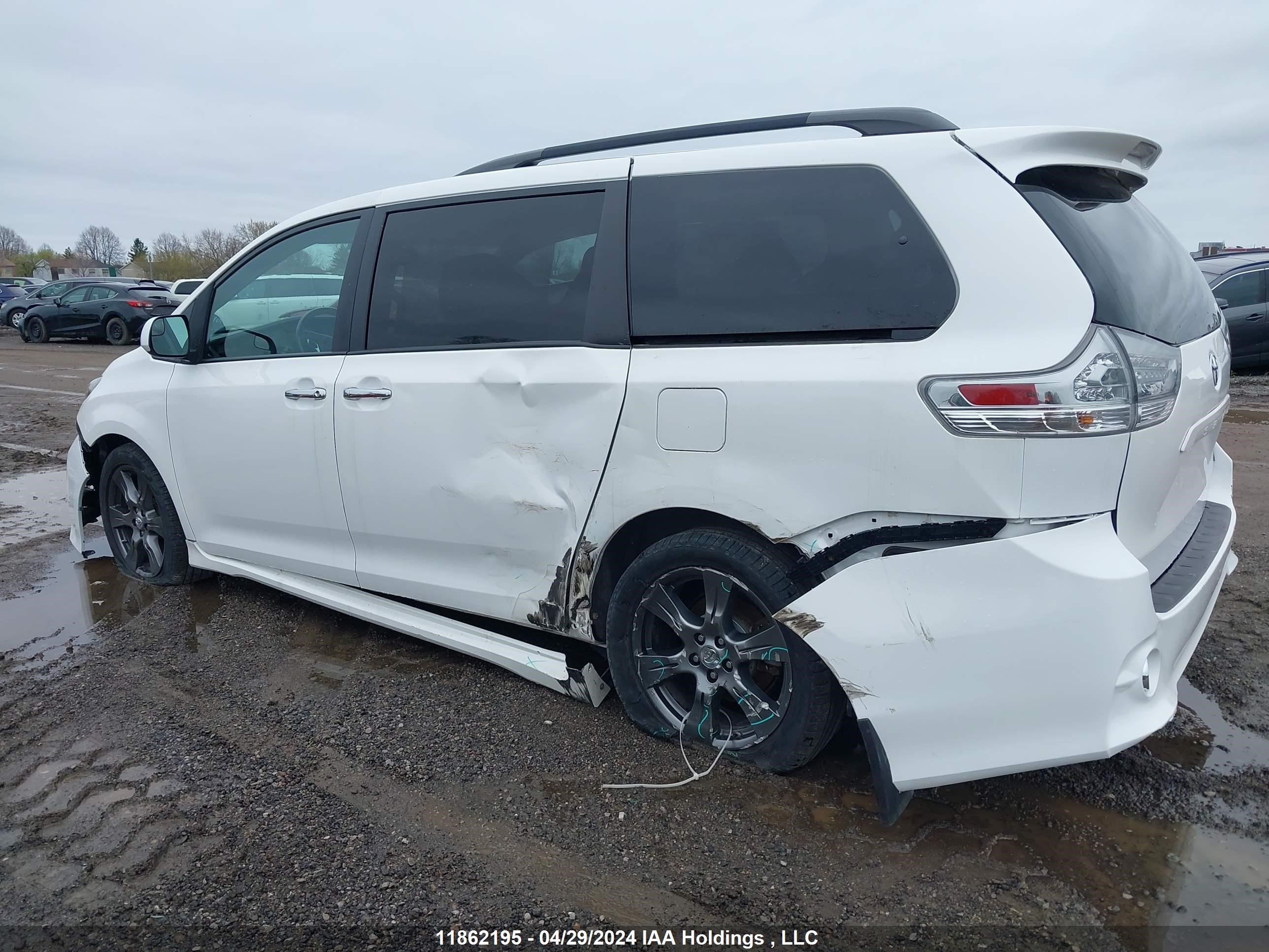 Photo 5 VIN: 5TDXZ3DC3HS841300 - TOYOTA SIENNA 