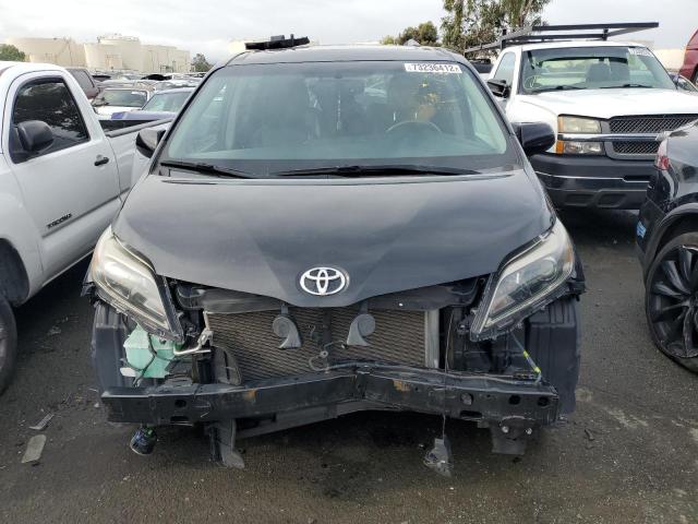 Photo 4 VIN: 5TDXZ3DC3HS845492 - TOYOTA SIENNA SE 