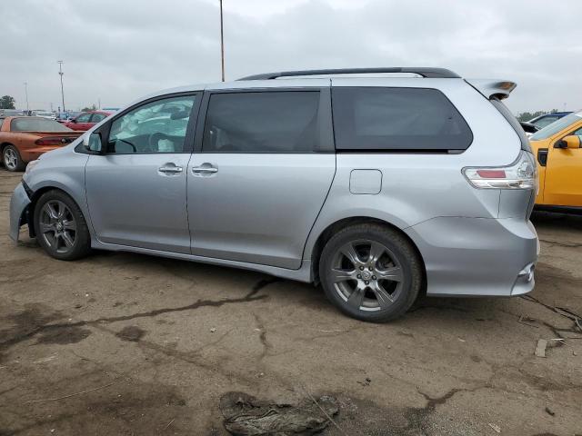 Photo 1 VIN: 5TDXZ3DC3HS856962 - TOYOTA SIENNA SE 