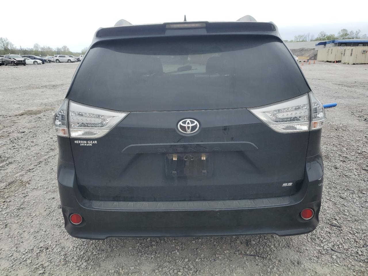 Photo 5 VIN: 5TDXZ3DC3JS907799 - TOYOTA SIENNA 