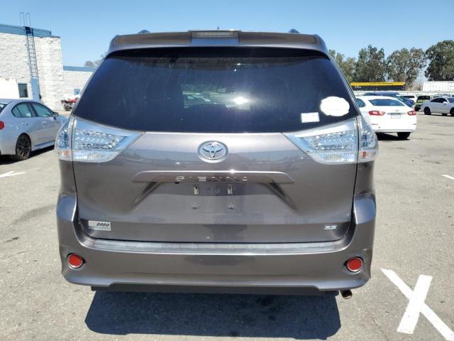 Photo 5 VIN: 5TDXZ3DC3JS916129 - TOYOTA SIENNA SE 