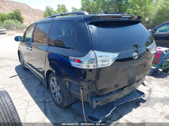 Photo 2 VIN: 5TDXZ3DC3KS011939 - TOYOTA SIENNA 