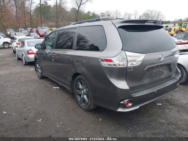 Photo 2 VIN: 5TDXZ3DC4HS768793 - TOYOTA SIENNA 