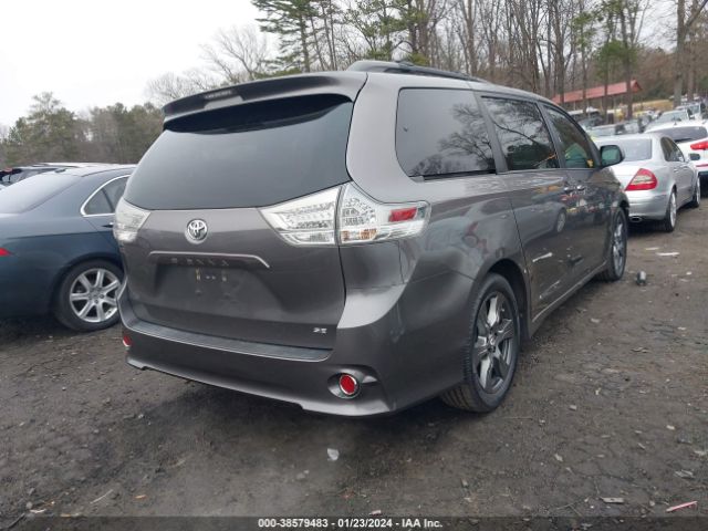 Photo 3 VIN: 5TDXZ3DC4HS768793 - TOYOTA SIENNA 