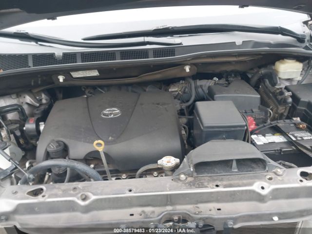 Photo 9 VIN: 5TDXZ3DC4HS768793 - TOYOTA SIENNA 