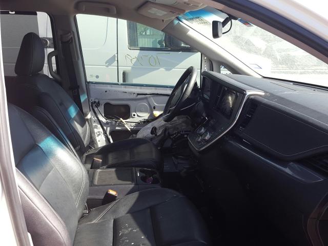 Photo 4 VIN: 5TDXZ3DC4HS769359 - TOYOTA SIENNA SE 