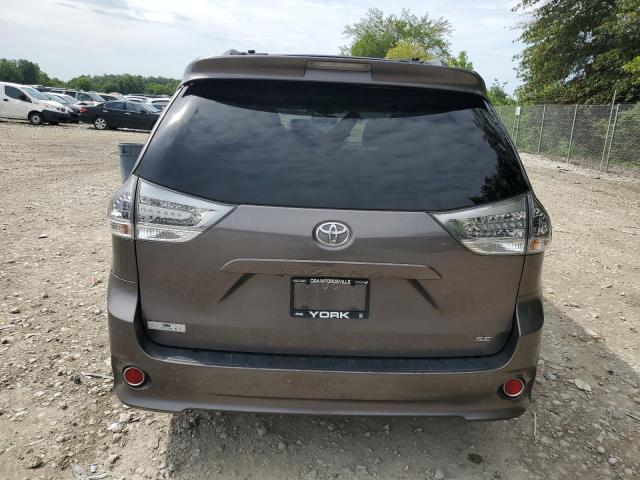 Photo 5 VIN: 5TDXZ3DC4HS799882 - TOYOTA SIENNA SE 