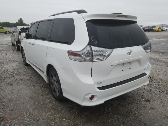 Photo 2 VIN: 5TDXZ3DC4HS829074 - TOYOTA SIENNA SE 