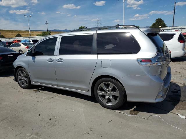 Photo 1 VIN: 5TDXZ3DC4HS850586 - TOYOTA SIENNA SE 