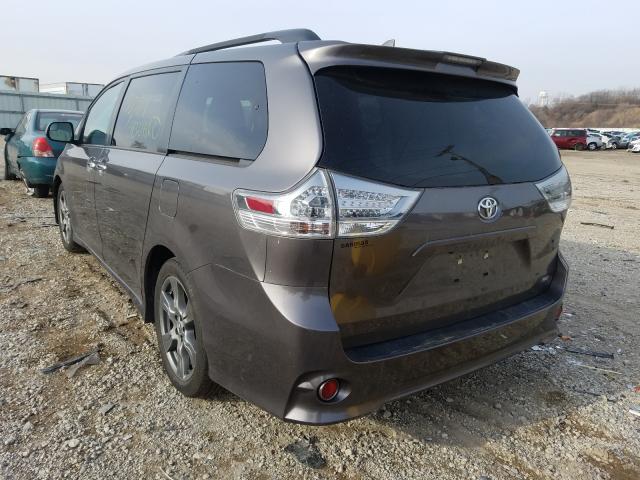 Photo 2 VIN: 5TDXZ3DC4JS942237 - TOYOTA SIENNA SE 