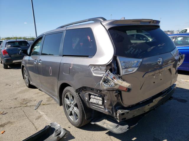 Photo 2 VIN: 5TDXZ3DC4JS952802 - TOYOTA SIENNA SE 