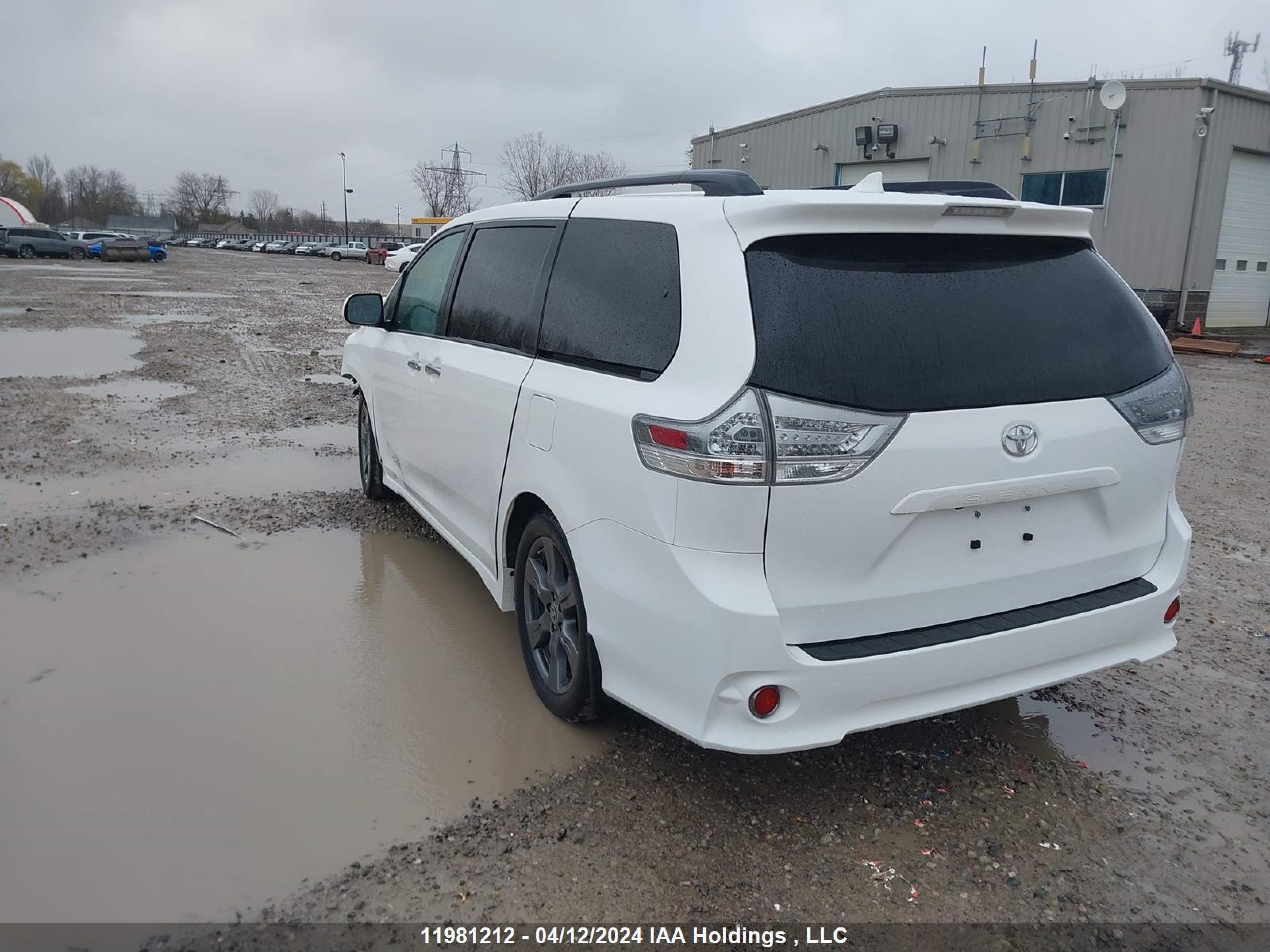 Photo 2 VIN: 5TDXZ3DC4LS067597 - TOYOTA SIENNA 