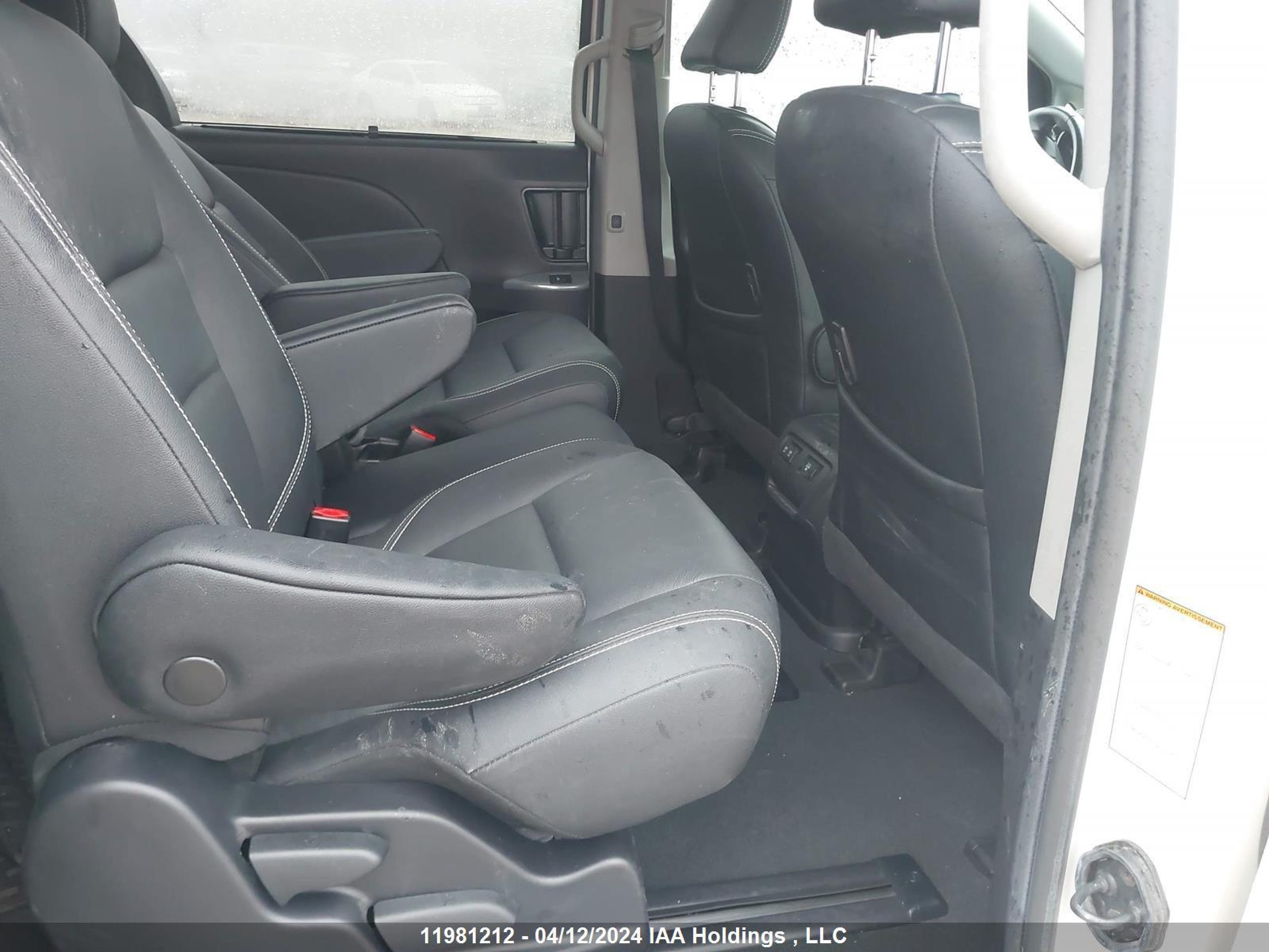 Photo 7 VIN: 5TDXZ3DC4LS067597 - TOYOTA SIENNA 